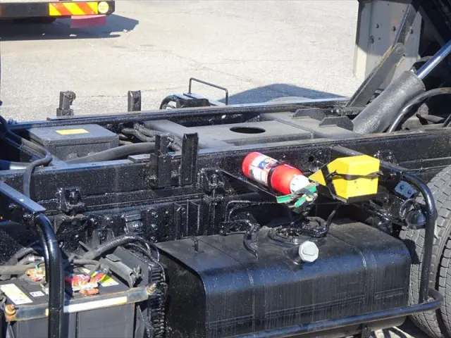 三菱 キャンター TPG-FDA50(4WD)の写真6