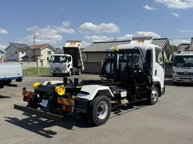 いすゞ フォワード SKG-FRR90S2(2WD)の写真3