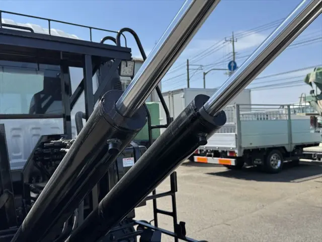 いすゞ フォワード SKG-FRR90S2(2WD)の写真11