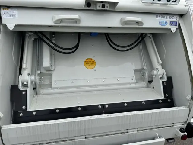 トヨタ ダイナ 2KG-XZU605A(2WD)の写真6