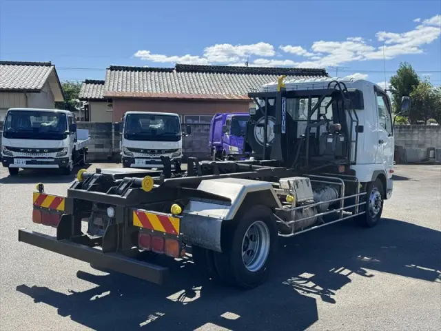 三菱 ファイター 2KG-FK62FZ(2WD)の写真3