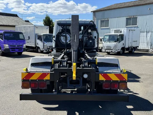 三菱 ファイター 2KG-FK62FZ(2WD)の写真10
