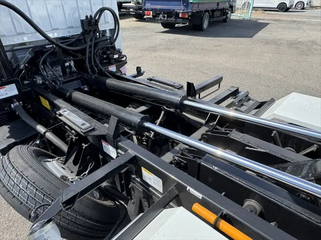 三菱 キャンター 2RG-FBAV0(2WD)の写真7