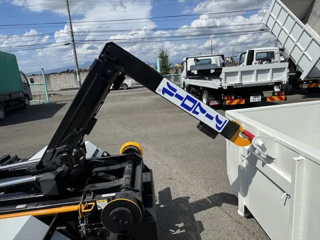 三菱 キャンター 2RG-FBAV0(2WD)の写真8