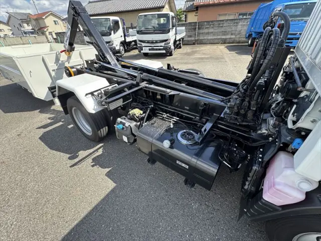 三菱 キャンター 2RG-FBAV0(2WD)の写真15