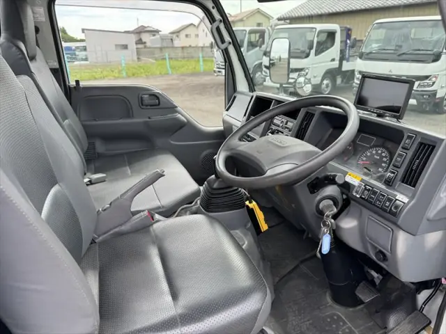 いすゞ エルフ TPG-NKR85AN(2WD)の写真20
