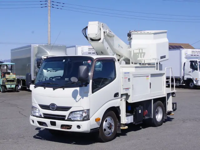 日野 デュトロ TKG-XZU675M(4WD)の写真1