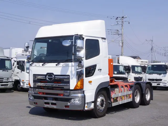 日野 プロフィア QPG-SS1EKDA(6x4)の写真1
