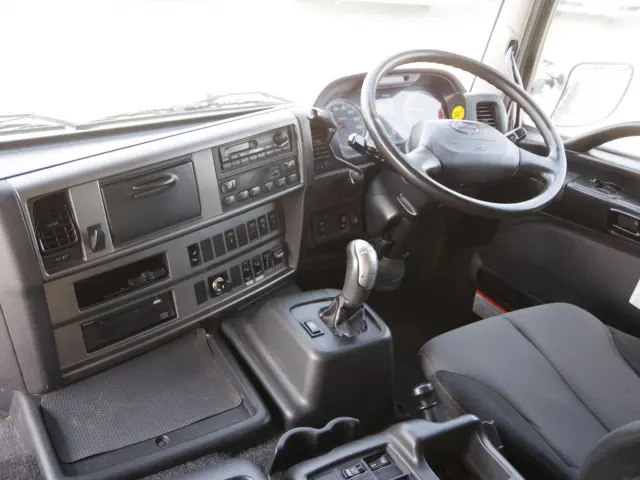 日野 プロフィア QPG-SS1EKDA(6x4)の写真21