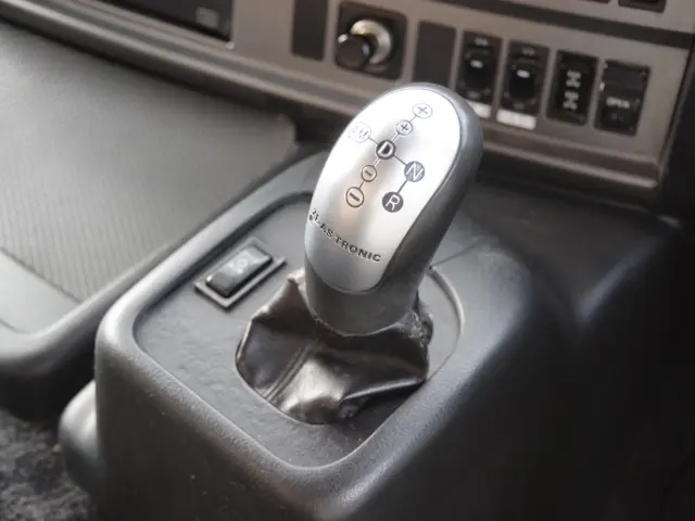 日野 プロフィア QPG-SS1EKDA(6x4)の写真22