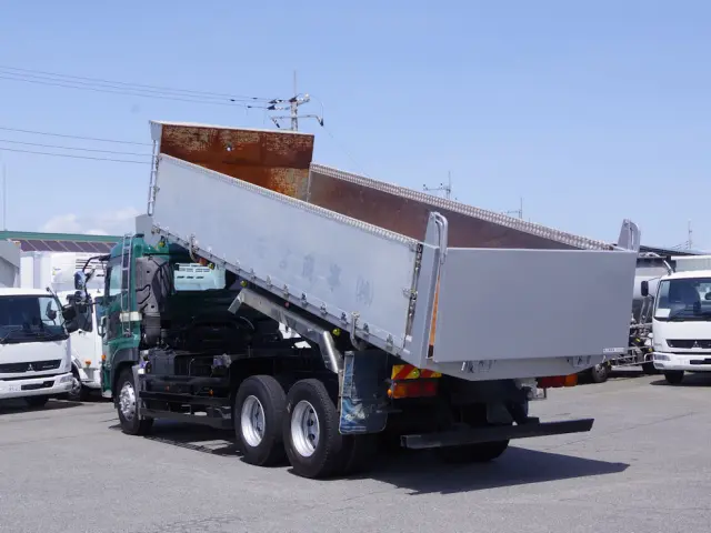 UD クオン QKG-CD5YL(6x2)の写真3