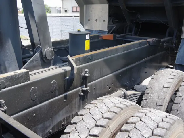 UD クオン QKG-CD5YL(6x2)の写真7