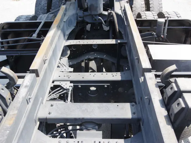 UD クオン QKG-CD5YL(6x2)の写真8