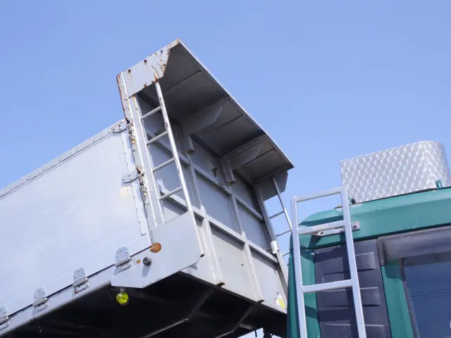 UD クオン QKG-CD5YL(6x2)の写真11