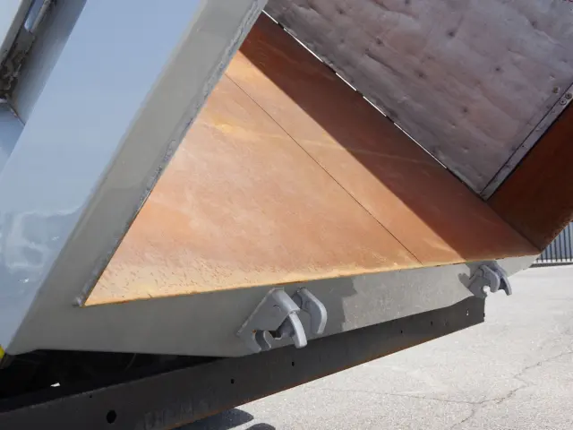 UD クオン QKG-CD5YL(6x2)の写真13