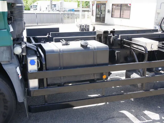 UD クオン QKG-CD5YL(6x2)の写真15