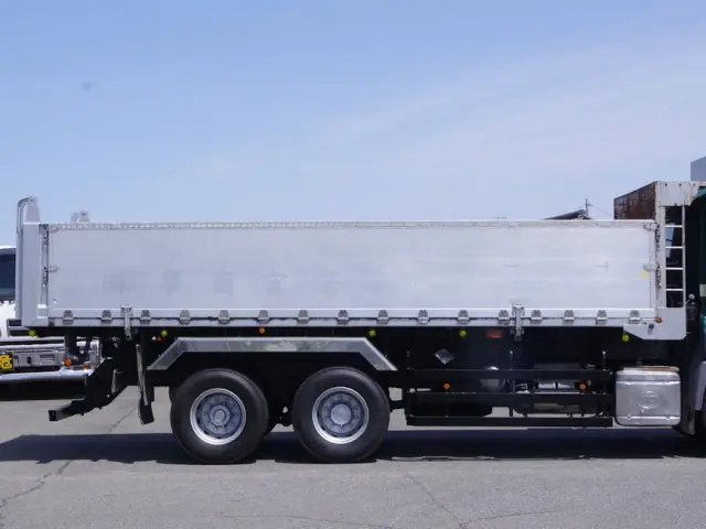 UD クオン QKG-CD5YL(6x2)の写真17