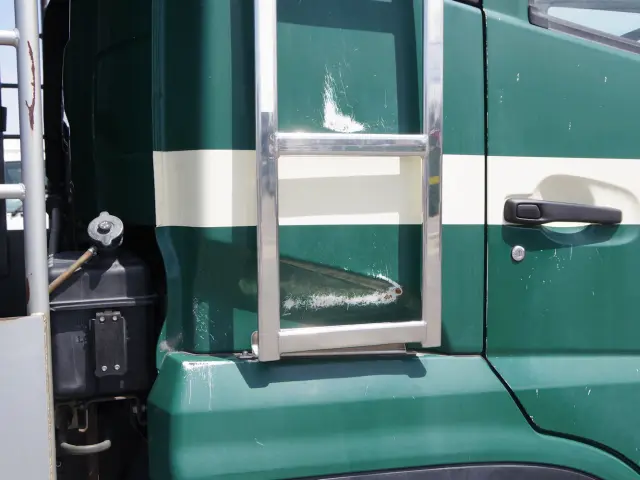 UD クオン QKG-CD5YL(6x2)の写真22