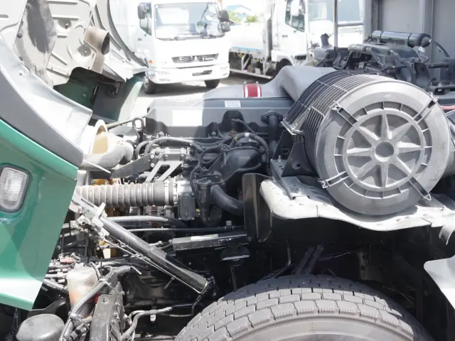 UD クオン QKG-CD5YL(6x2)の写真26