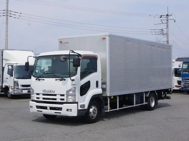 いすゞ フォワード TKG-FRR90S2(2WD)の写真1