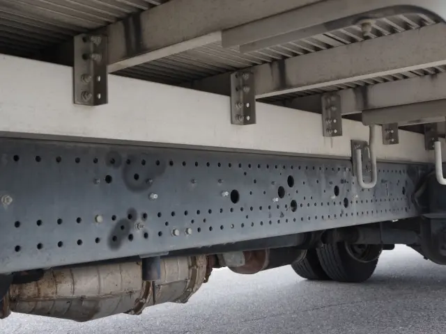 いすゞ フォワード TKG-FRR90S2(2WD)の写真6