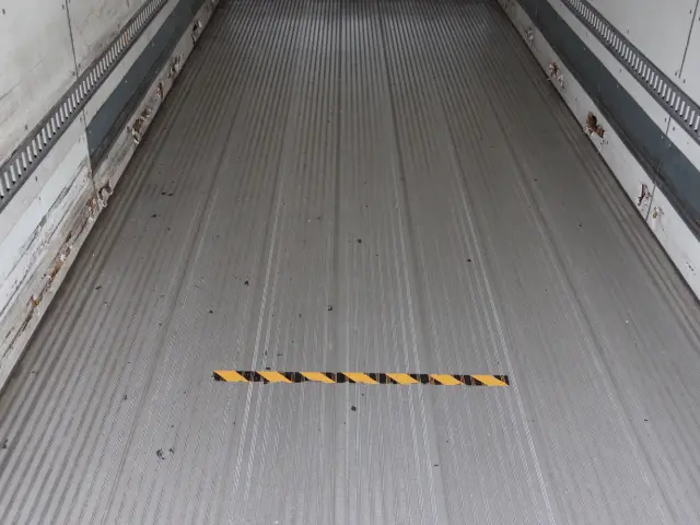 いすゞ フォワード TKG-FRR90S2(2WD)の写真15