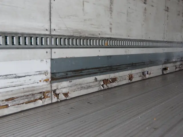 いすゞ フォワード TKG-FRR90S2(2WD)の写真27