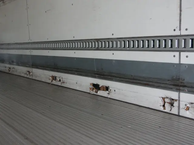 いすゞ フォワード TKG-FRR90S2(2WD)の写真28