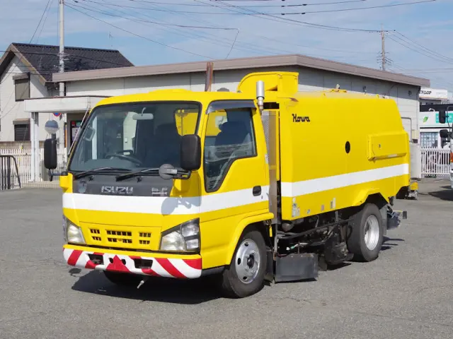 いすゞ エルフ PB-NKR81N(2WD)の写真1