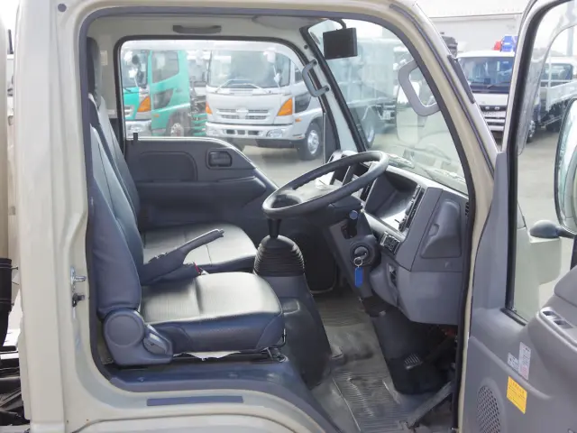 いすゞ エルフ TPG-NKR85N(2WD)の写真31