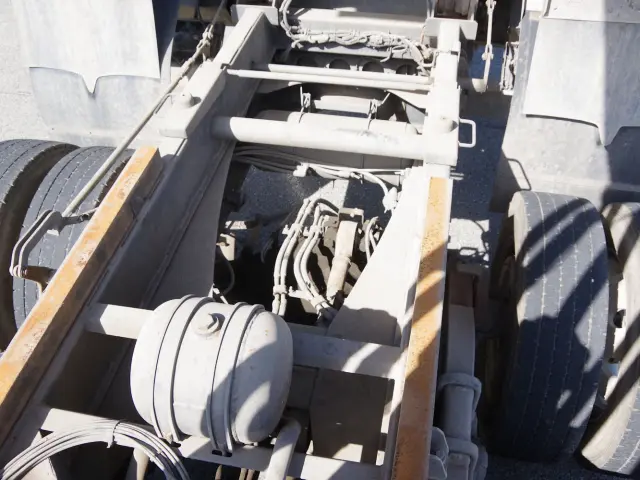 いすゞ フォワード QKG-FVZ34U2(2WD)の写真9