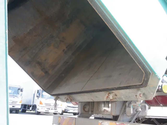 いすゞ フォワード QKG-FVZ34U2(2WD)の写真15