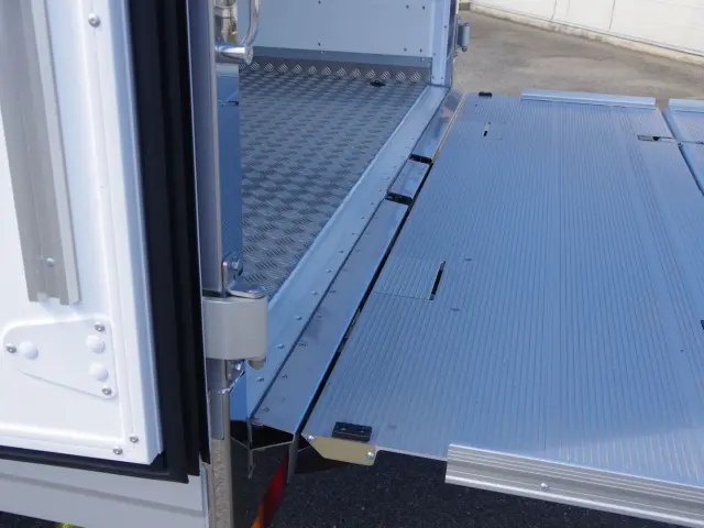 三菱 ファイター 2KG-FK65F(2WD)の写真11