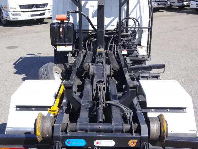 三菱 キャンター 2PG-FBAV0(2WD)の写真5