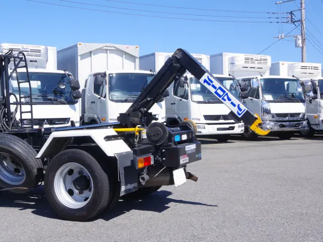 三菱 キャンター 2PG-FBAV0(2WD)の写真9