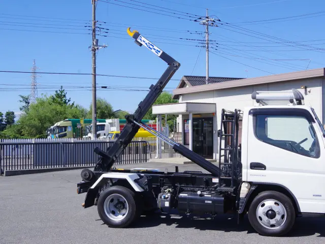 三菱 キャンター 2PG-FBAV0(2WD)の写真10