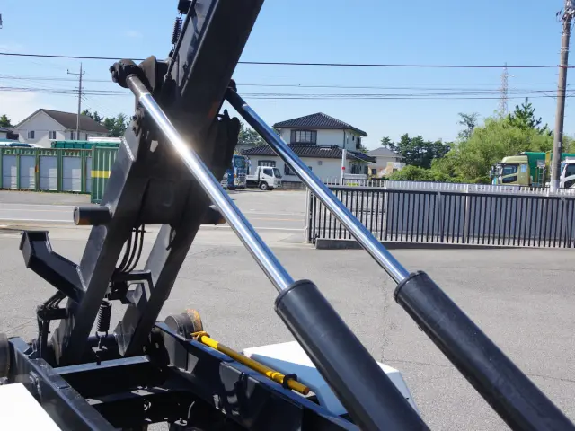 三菱 キャンター 2PG-FBAV0(2WD)の写真11