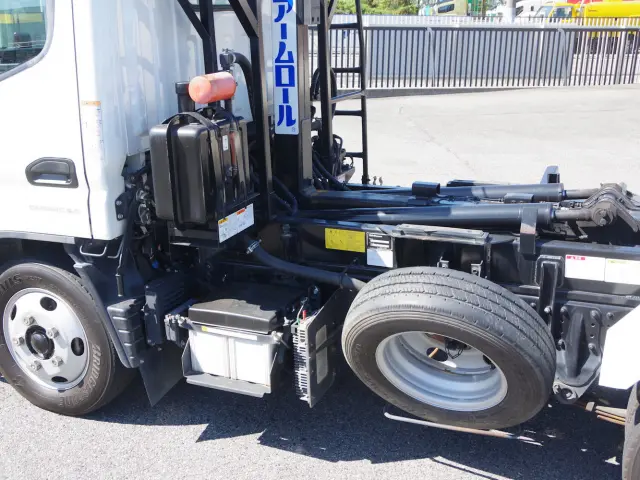 三菱 キャンター 2PG-FBAV0(2WD)の写真13