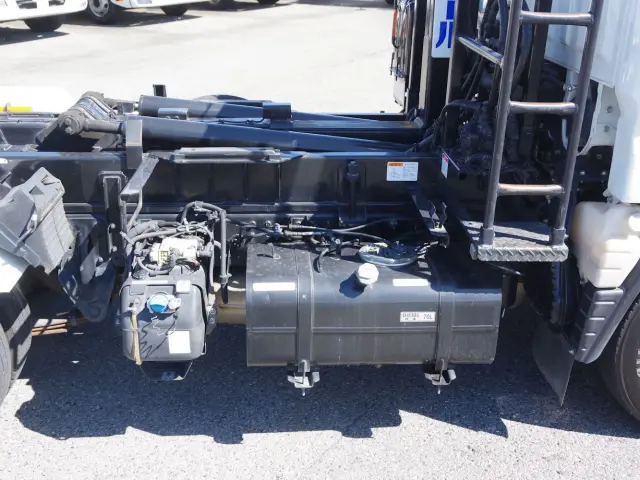 三菱 キャンター 2PG-FBAV0(2WD)の写真14