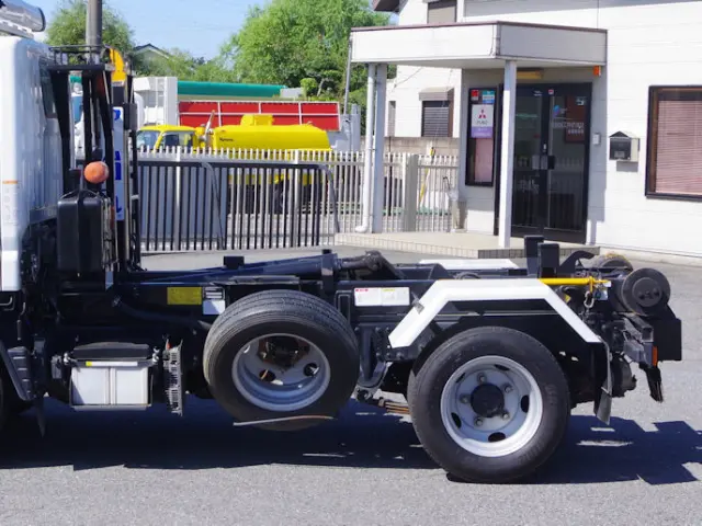 三菱 キャンター 2PG-FBAV0(2WD)の写真17