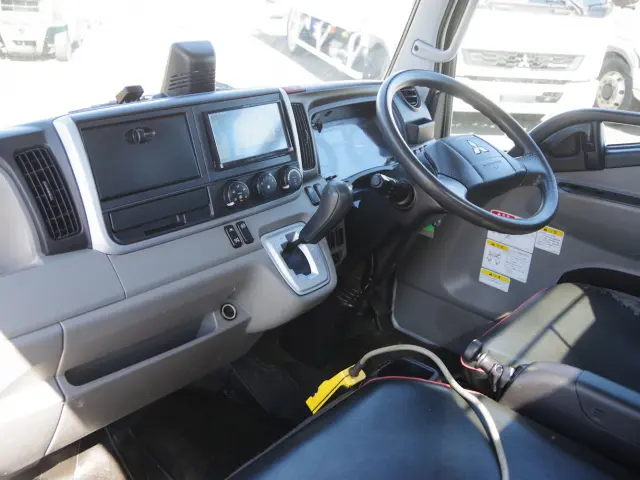 三菱 キャンター 2PG-FBAV0(2WD)の写真23