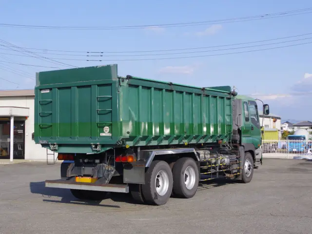 いすゞ ギガ PJ-CYM51P6(6x2)の写真4
