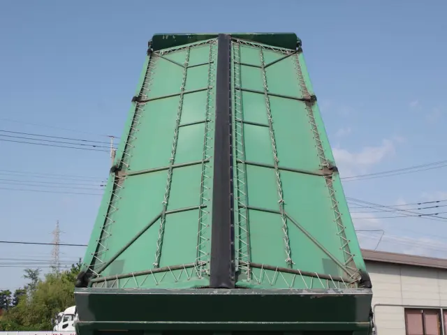 いすゞ ギガ PJ-CYM51P6(6x2)の写真13