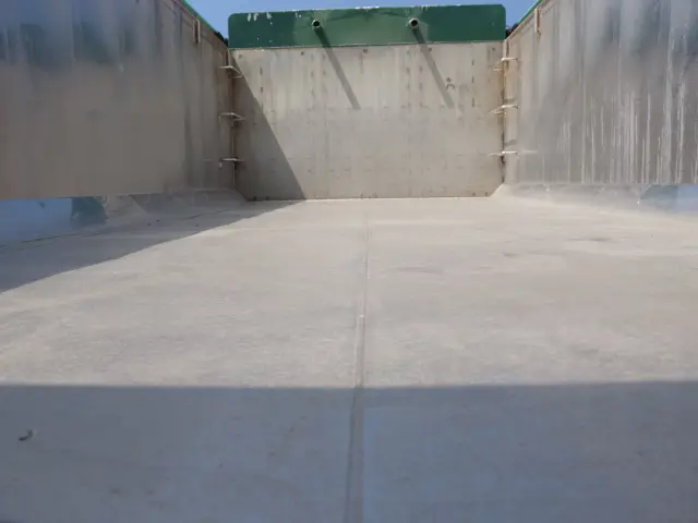 いすゞ ギガ PJ-CYM51P6(6x2)の写真14