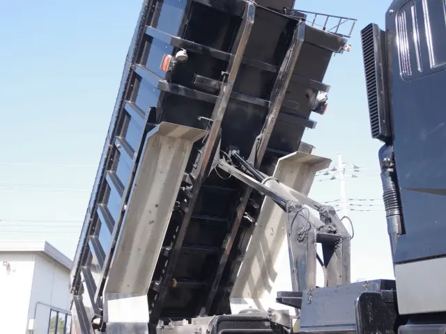 三菱 スーパーグレート QKG-FV60VX(6x4)の写真11