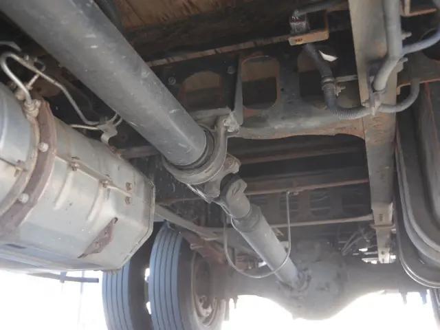 いすゞ フォワード 2RG-FRR90S2(2WD)の写真8