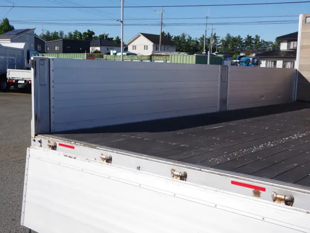 いすゞ フォワード 2RG-FRR90S2(2WD)の写真13