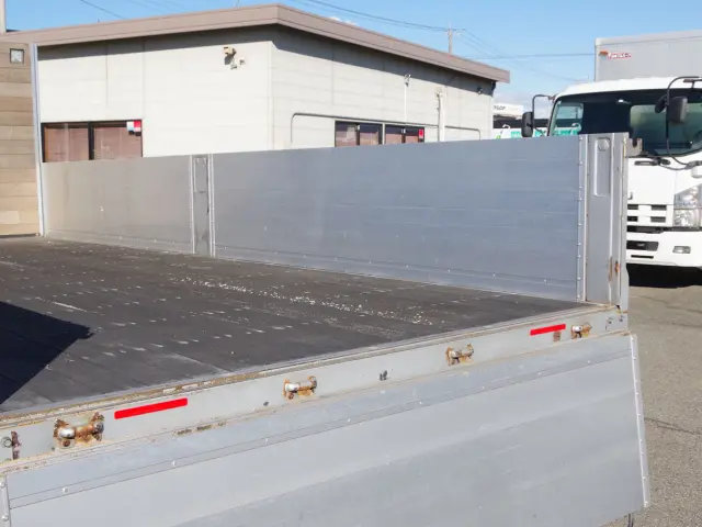 いすゞ フォワード 2RG-FRR90S2(2WD)の写真14