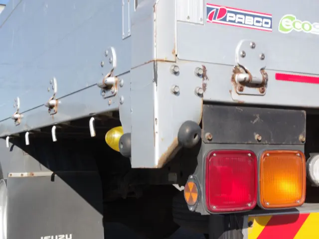 いすゞ フォワード 2RG-FRR90S2(2WD)の写真23