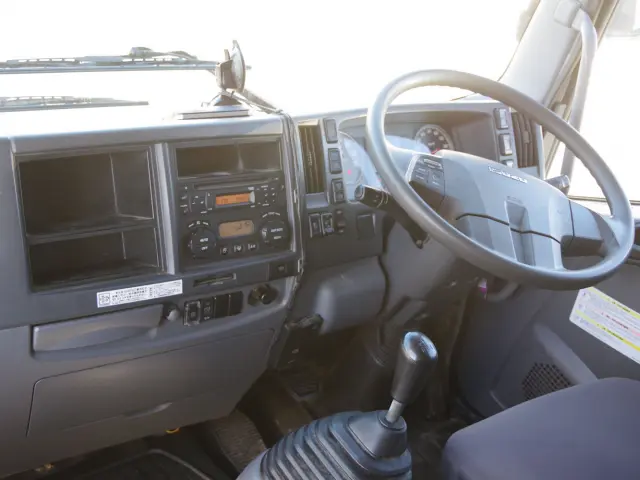 いすゞ フォワード 2RG-FRR90S2(2WD)の写真27